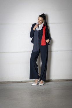 Giacca: SC.S.012 Gilet: SC.S.009 Pull: 217.08 Pantalone: SC.S.046